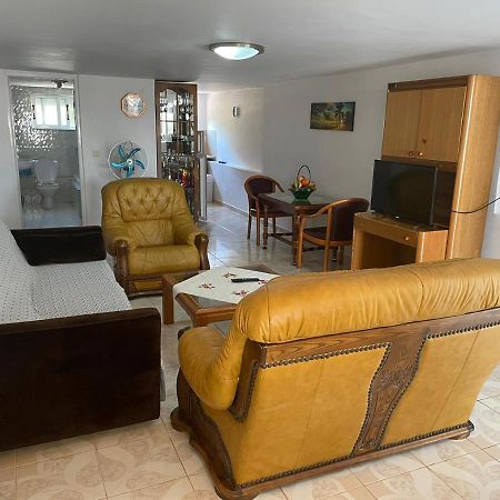 Apartamente Gleni Sarandë エクステリア 写真