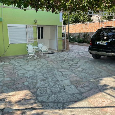 Apartamente Gleni Sarandë エクステリア 写真