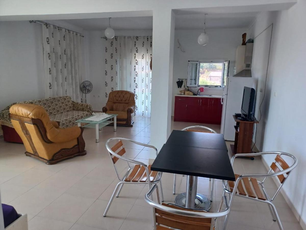 Apartamente Gleni Sarandë エクステリア 写真