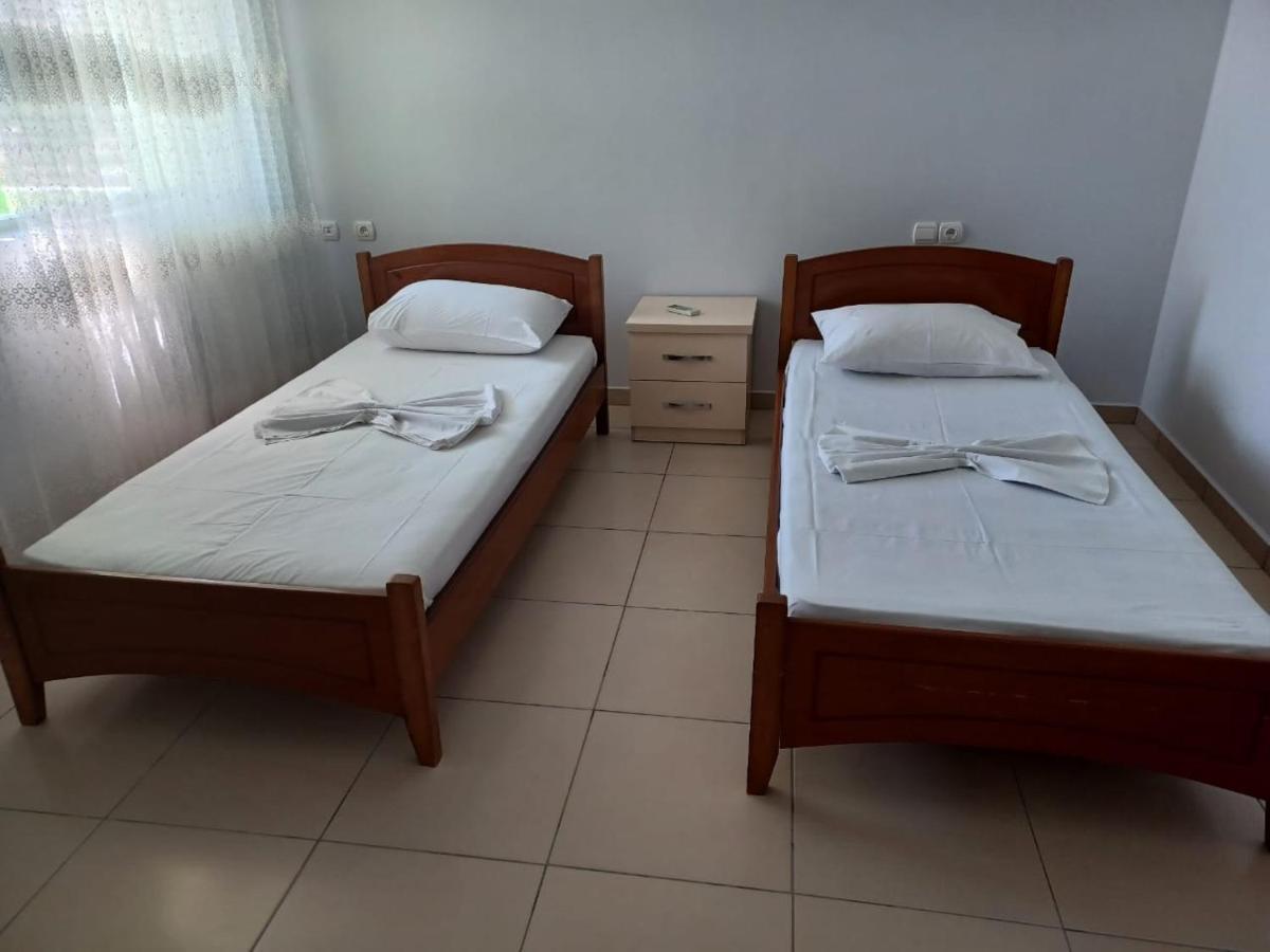 Apartamente Gleni Sarandë エクステリア 写真