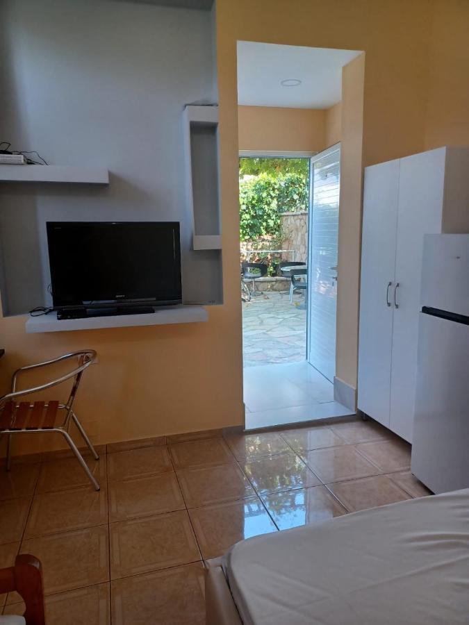 Apartamente Gleni Sarandë エクステリア 写真