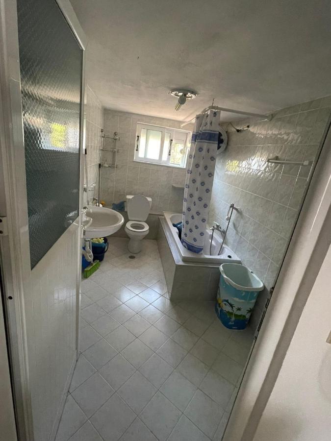 Apartamente Gleni Sarandë エクステリア 写真