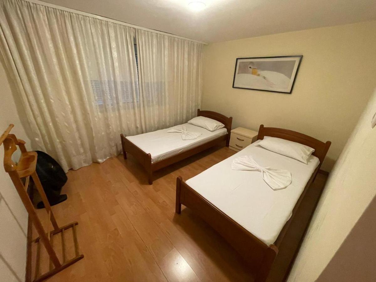 Apartamente Gleni Sarandë エクステリア 写真