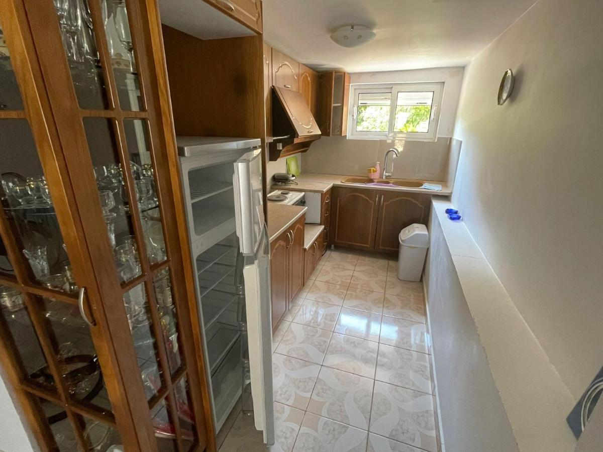 Apartamente Gleni Sarandë エクステリア 写真