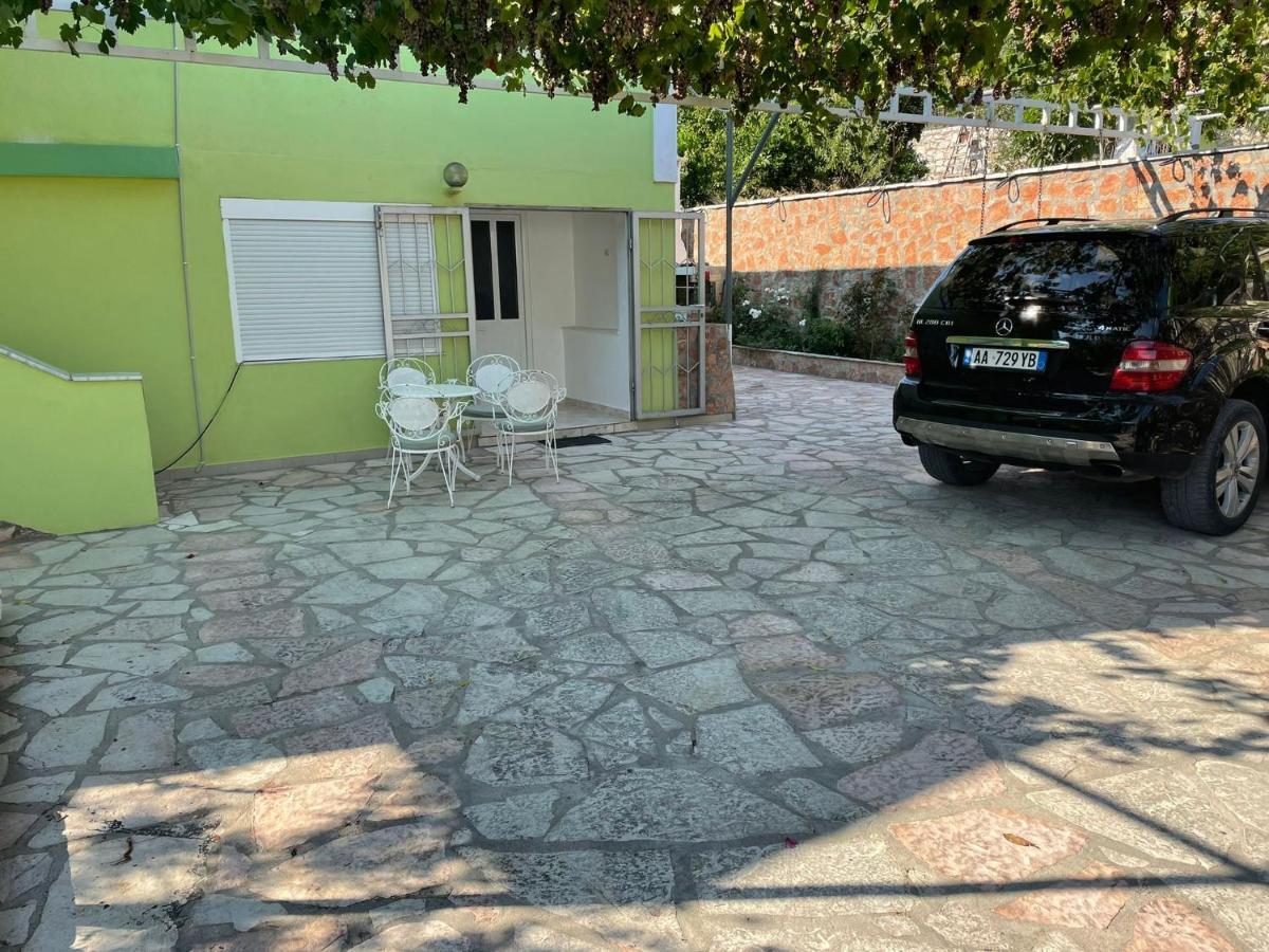 Apartamente Gleni Sarandë エクステリア 写真